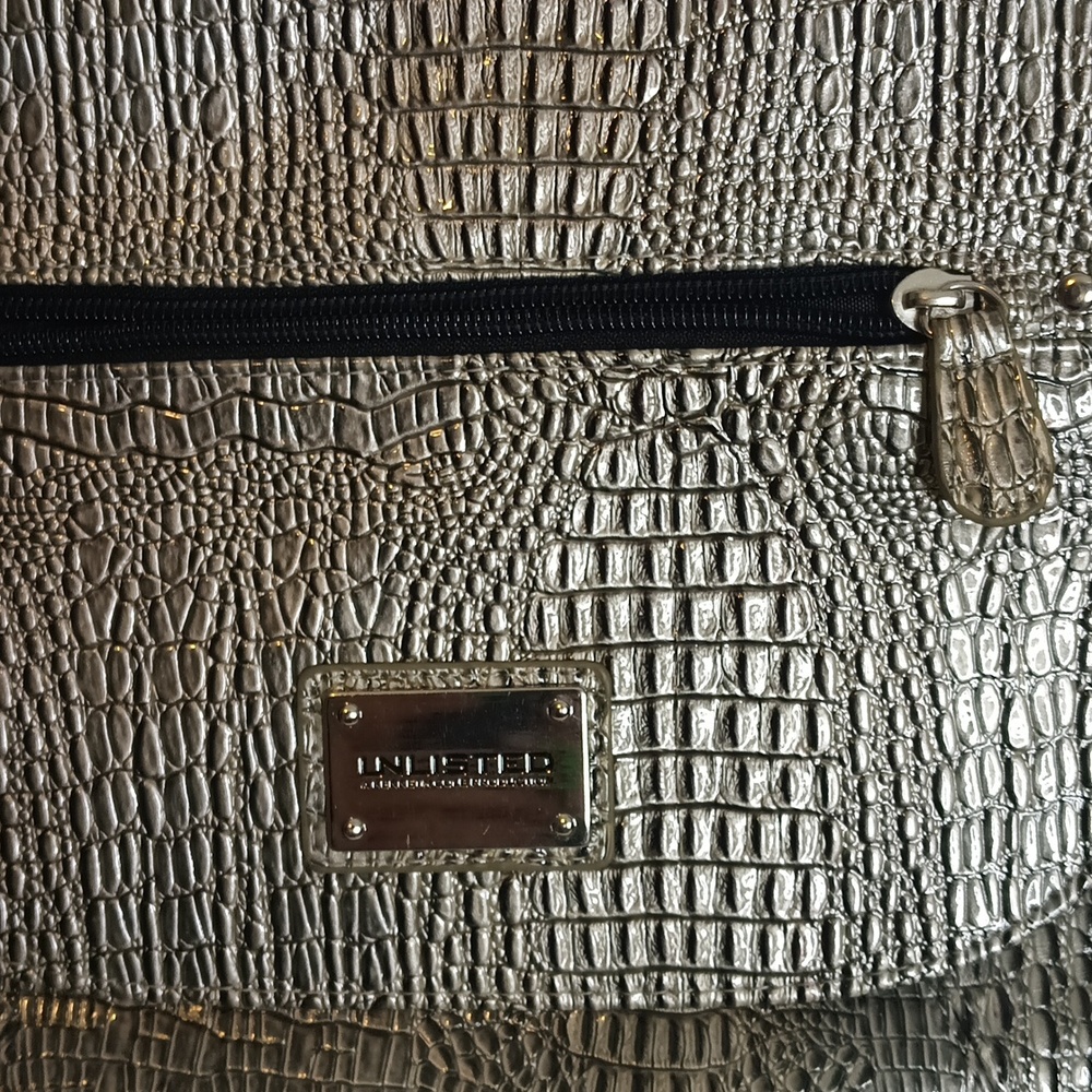 Unlisted silver purse lots of compartments - Picture 2 of 10